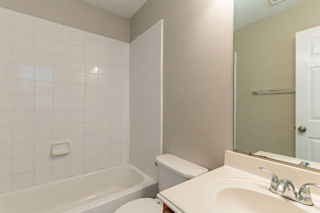 7850 Winding Creek View, Houston, TX 77072