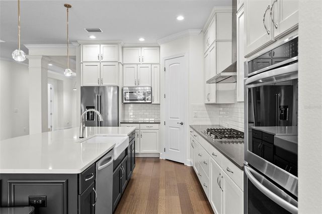 3701 W JETTON AVENUE, Tampa, FL 33629