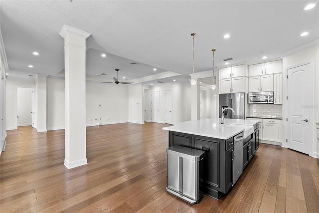 3701 W JETTON AVENUE, Tampa, FL 33629