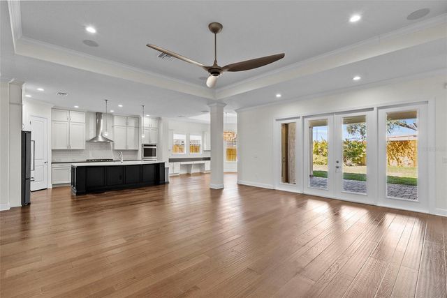 3701 W JETTON AVENUE, Tampa, FL 33629