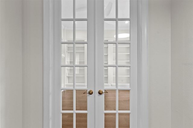 3701 W JETTON AVENUE, Tampa, FL 33629