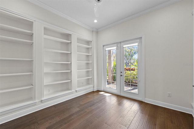 3701 W JETTON AVENUE, Tampa, FL 33629