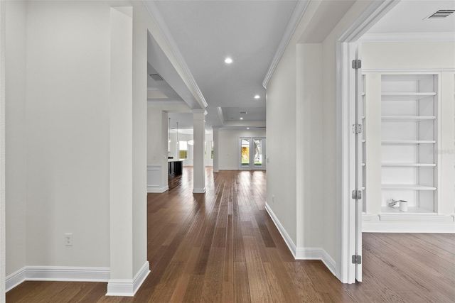 3701 W JETTON AVENUE, Tampa, FL 33629