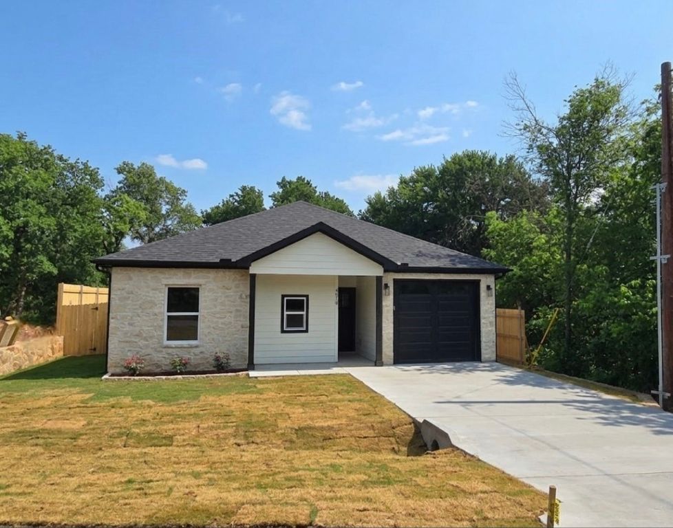 4018 Montana Trail, Granbury, TX 76048