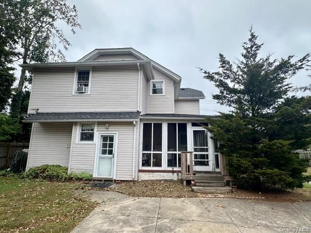 90 E Roe Boulevard, Patchogue, NY 11772
