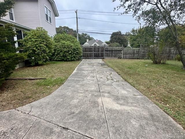 90 E Roe Boulevard, Patchogue, NY 11772