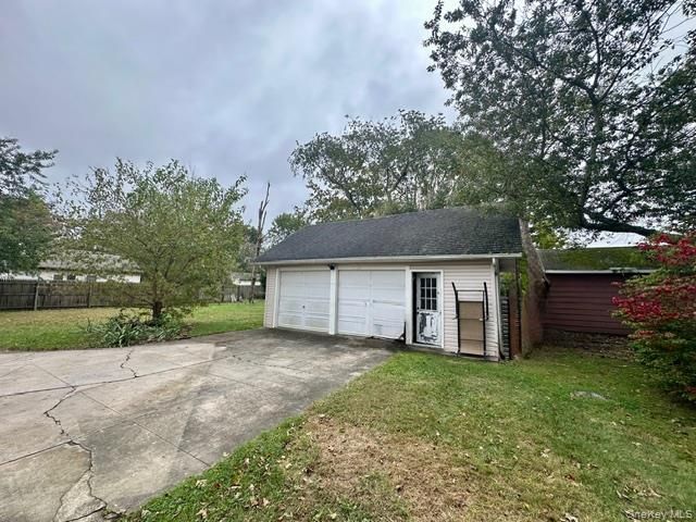 90 E Roe Boulevard, Patchogue, NY 11772