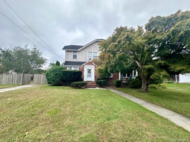 90 E Roe Boulevard, Patchogue, NY 11772