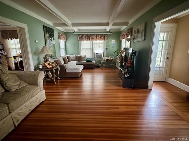 90 E Roe Boulevard, Patchogue, NY 11772