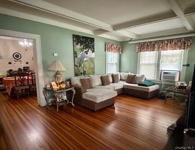 90 E Roe Boulevard, Patchogue, NY 11772