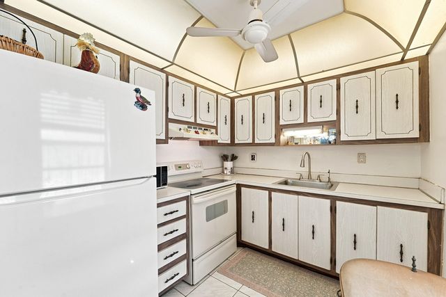 246 NORMANDY Lane F, Delray Beach, FL 33484