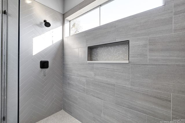 1714 W Mistletoe, San Antonio, TX 78201