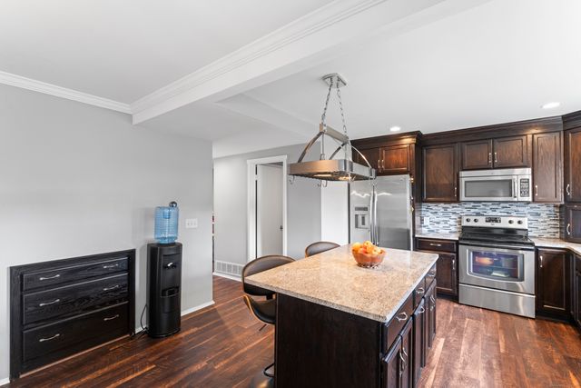 85 Viscount Drive 1C, Milford, CT 06460