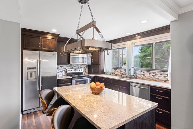 85 Viscount Drive 1C, Milford, CT 06460