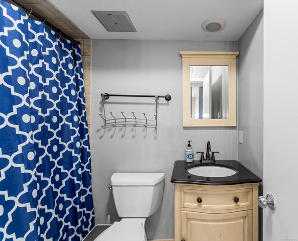 85 Viscount Drive 1C, Milford, CT 06460