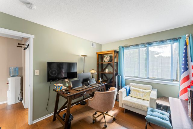 85 Viscount Drive 1C, Milford, CT 06460
