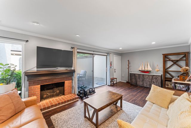 85 Viscount Drive 1C, Milford, CT 06460