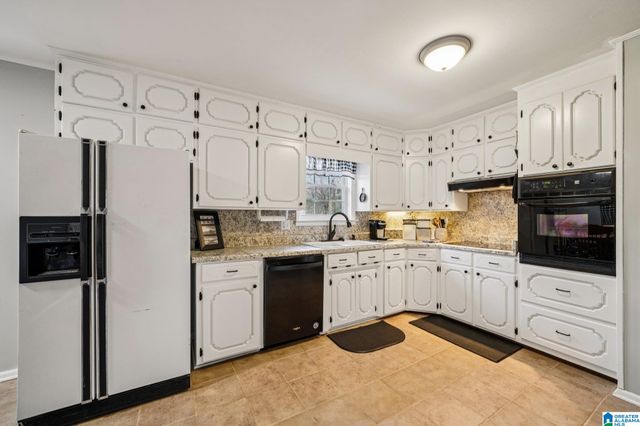 100 OAK LANE, Oneonta, AL 35121