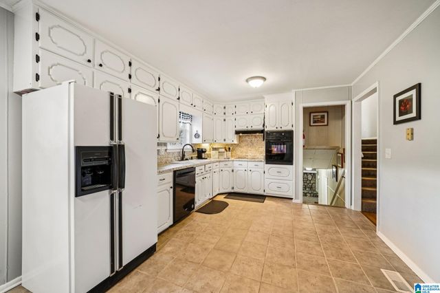 100 OAK LANE, Oneonta, AL 35121