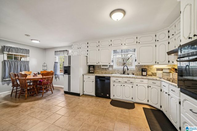 100 OAK LANE, Oneonta, AL 35121