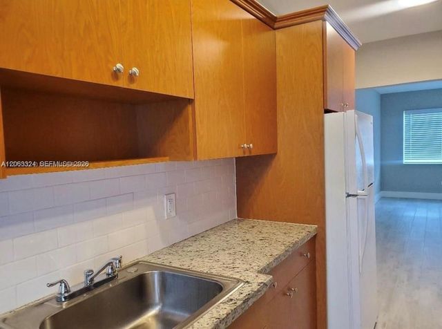 8035 Byron Ave 2, Miami Beach, FL 33141