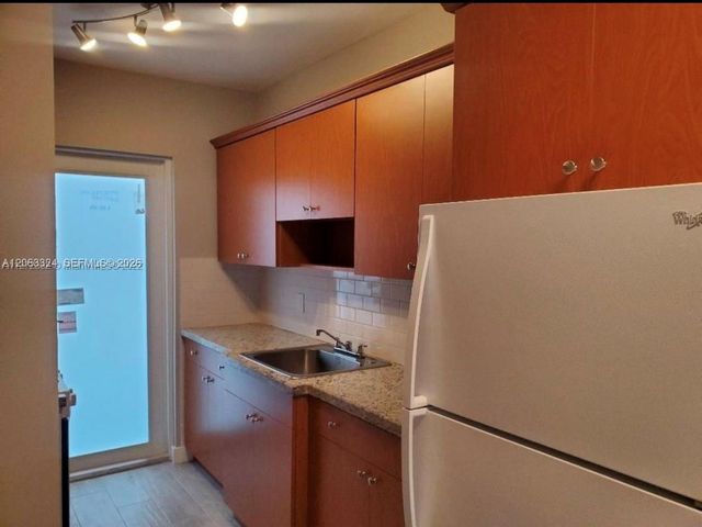 8035 Byron Ave 2, Miami Beach, FL 33141