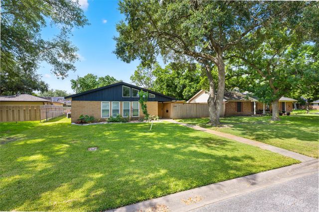 3808 Avenue O, Rosenberg, TX 77471