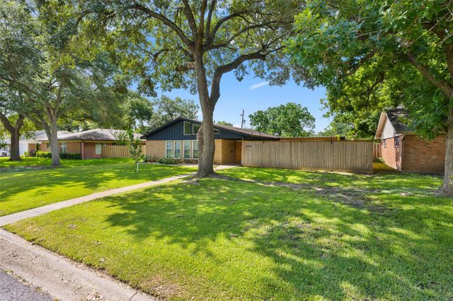 3808 Avenue O, Rosenberg, TX 77471