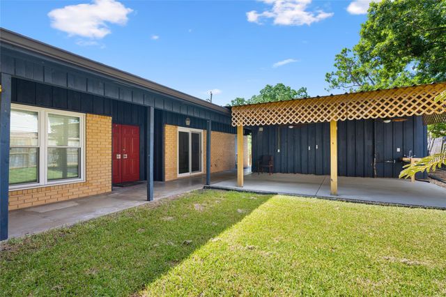 3808 Avenue O, Rosenberg, TX 77471
