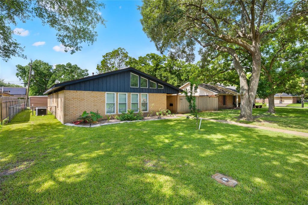 3808 Avenue O, Rosenberg, TX 77471