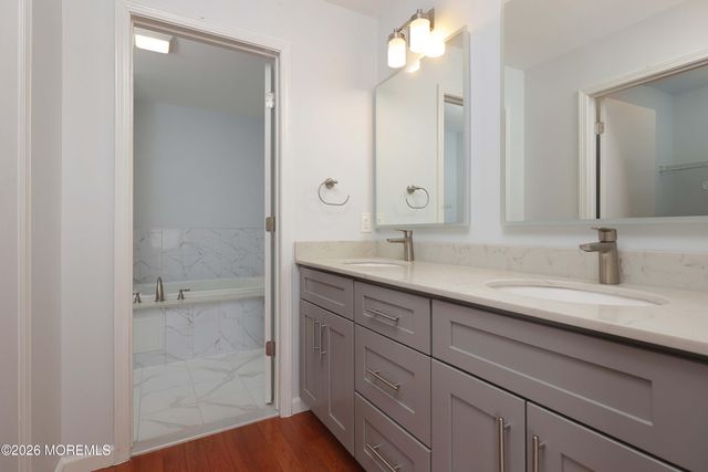 154 Yarmouth Court 52, Holmdel, NJ 07733