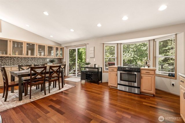 3122 Hollywood Drive NE, Olympia, WA 98516