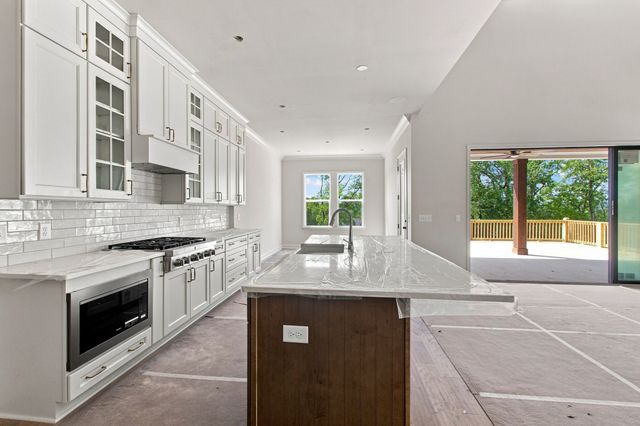 6473 Drumright Rd, College Grove, TN 37046