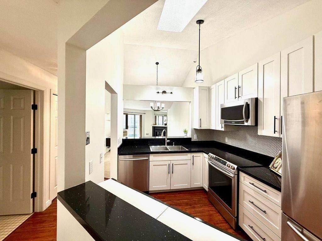 7605 Edinborough Way 6314, Edina, MN 55435