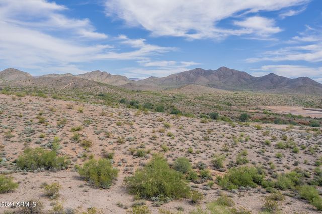 3630 W RIVERA Drive 3, New River, AZ 85087