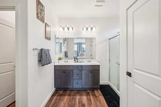 1958 Cannon Ct, Olivehurst, CA 95961