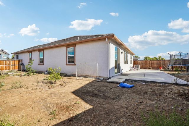 1958 Cannon Ct, Olivehurst, CA 95961