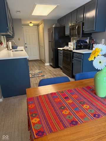 9093 Cinnebar Drive, Indianapolis, IN 46268