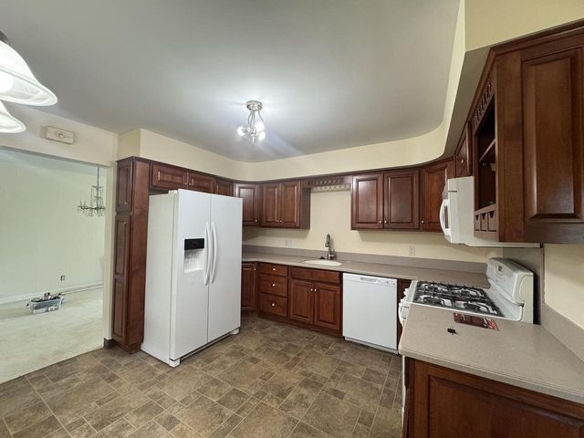 4205 86th STREET, Kenosha, WI 53142