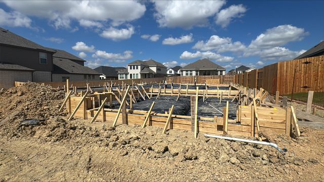 181 Mango CIR, Buda, TX 78610