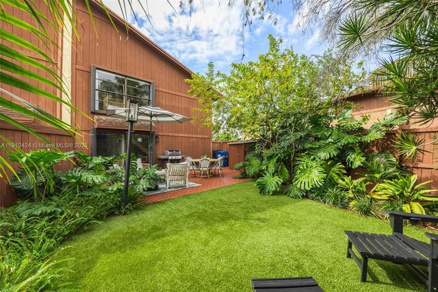 11537 SW 64th St A83, Miami, FL 33173