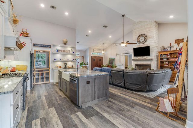 2019 Bayshore Drive, Niceville, FL 32578