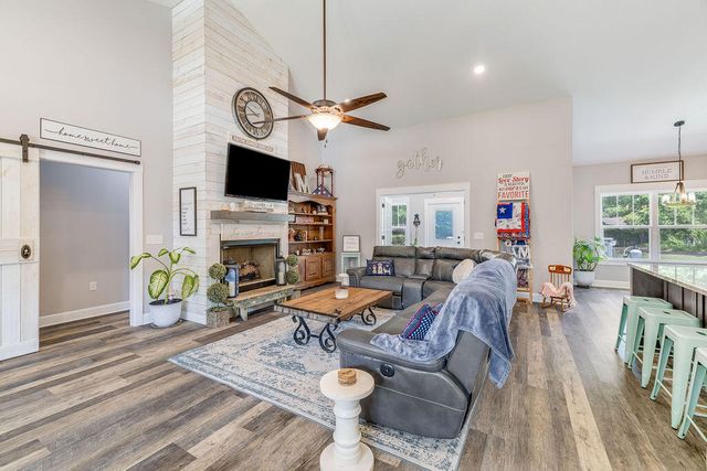 2019 Bayshore Drive, Niceville, FL 32578