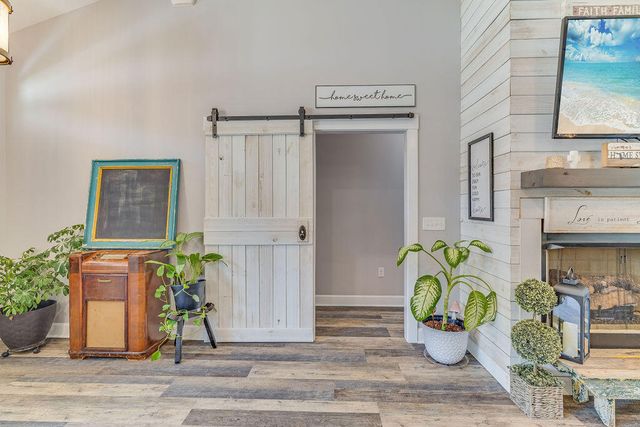 2019 Bayshore Drive, Niceville, FL 32578