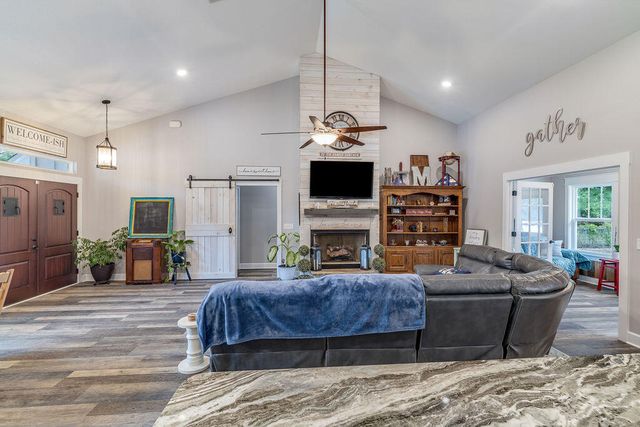 2019 Bayshore Drive, Niceville, FL 32578
