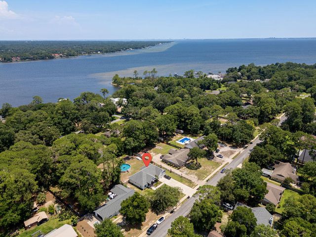 2019 Bayshore Drive, Niceville, FL 32578