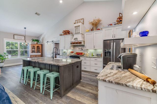 2019 Bayshore Drive, Niceville, FL 32578