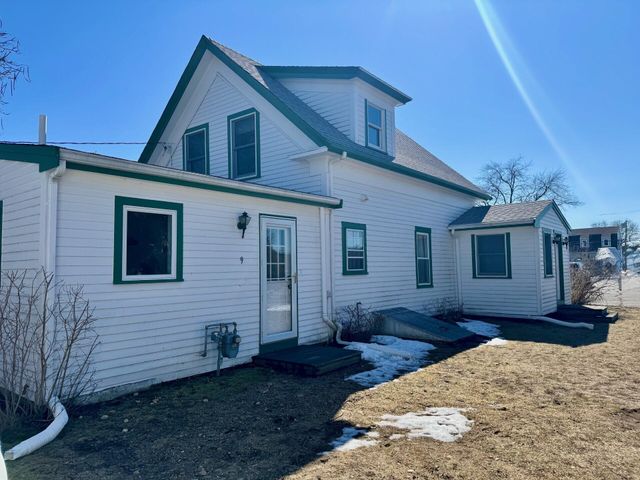 9 Harrison Avenue, Buzzards Bay, MA 02532