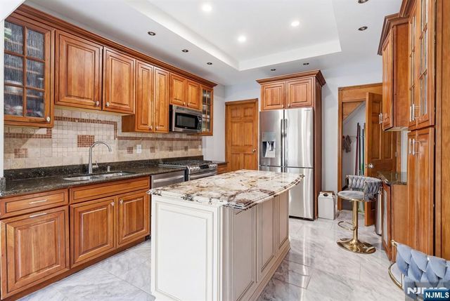 328 E 30th Street, Paterson, NJ 07504