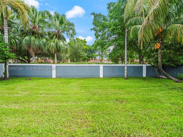 15822 SW 103rd Ln, Miami, FL 33196